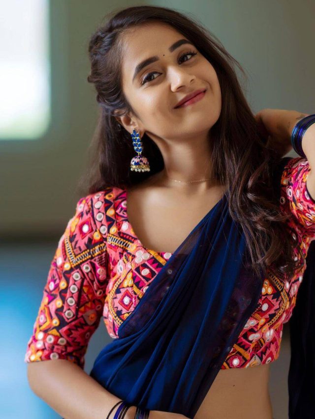 Deepthi Sunaina – Telugu Actress Web Stories Photo Gallery
